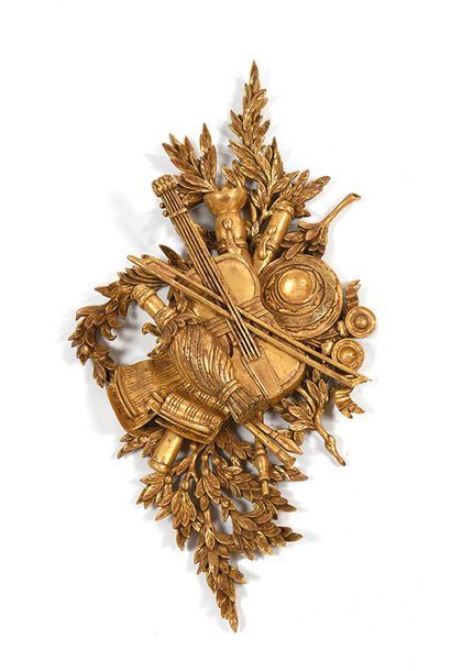 Paire d'éléments de décor en bois sculpté...