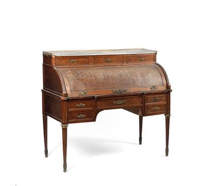Bureau cylindre toute face en acajou et placage...
