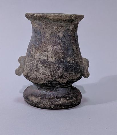 Vase en verre antique de couleur gris anthracite,...