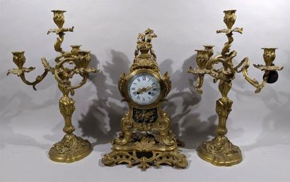 Garniture de cheminée en bronze ciselé et...
