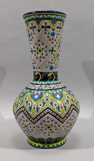 LONGWY - Vase en forme de lampe de mosquée...