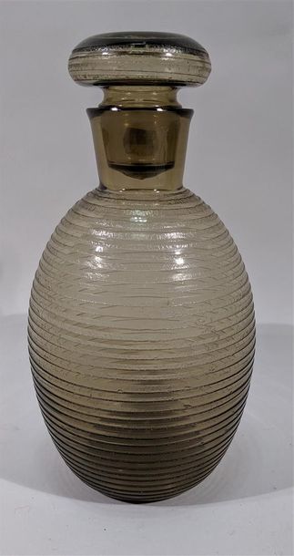 DAUM NANCY FRANCE - Gourde en verre fumé...