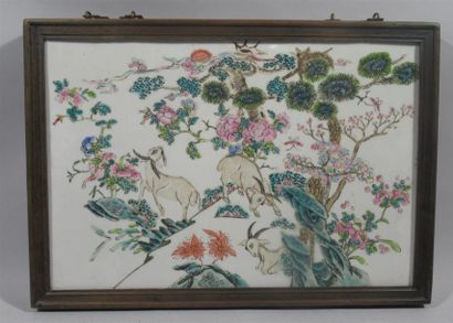 PLAQUE EN PORCELAINE EMAILLEE polychrome...