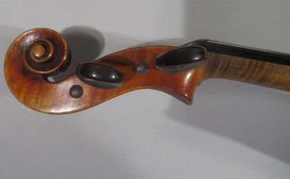 Violon 3/4, la table en érable et le fond...