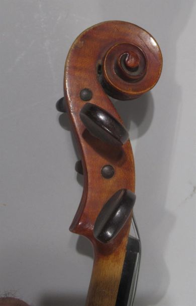 JENNY BAILLY - Violon 3/4, la table en épicéa...