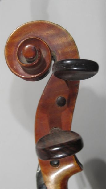 JENNY BAILLY - Violon 3/4, la table en épicéa...