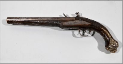 Fort pistolet à silex ottoman. 

Beau canon...