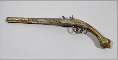 Beau pistolet à silex ottoman. 

Canon rond...