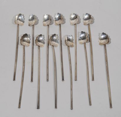 SUITE DE 12 CUILLÈRES-PAILLES à cocktail...