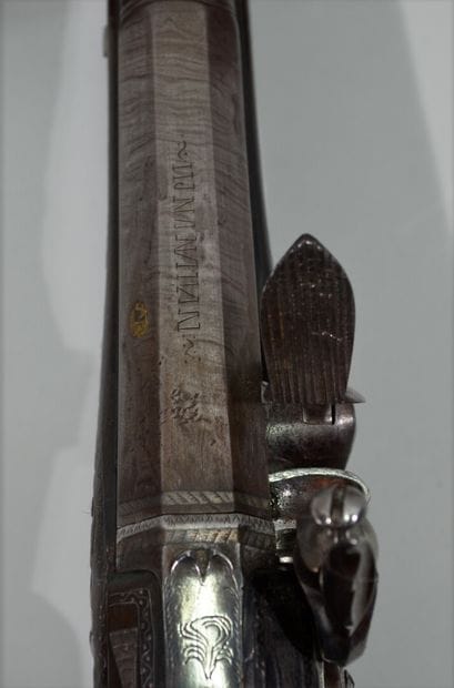 Long et fort pistolet à silex ottoman. 

Canon...