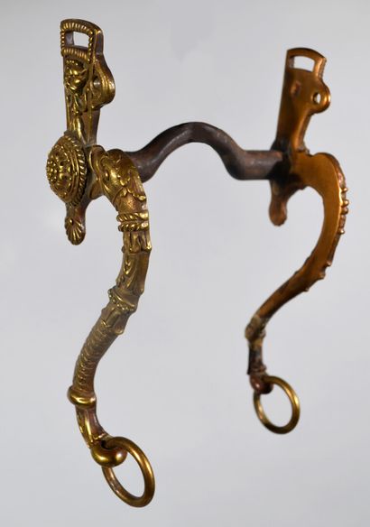 Mors de bride d'officier, en bronze ciselé...