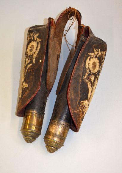 Paire d'étuis à pistolets en cuir noir à...
