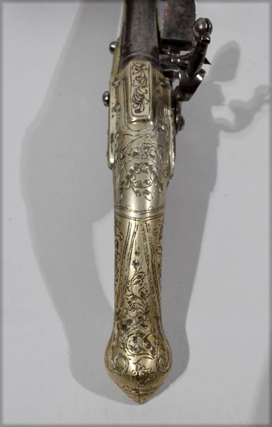 Long pistolet à silex ottoman. 

Canon rond...
