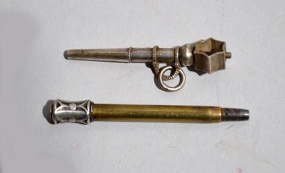 Solid silver watch key (925/oo) with chased...