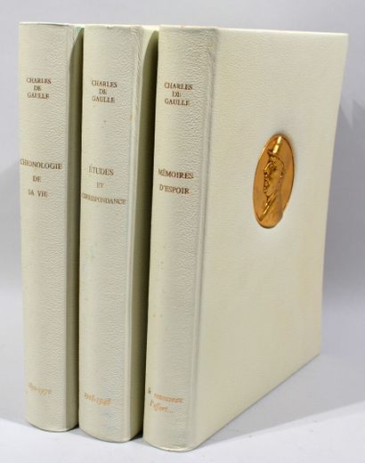 CHARLES DE GAULLE]

Lot of books including...