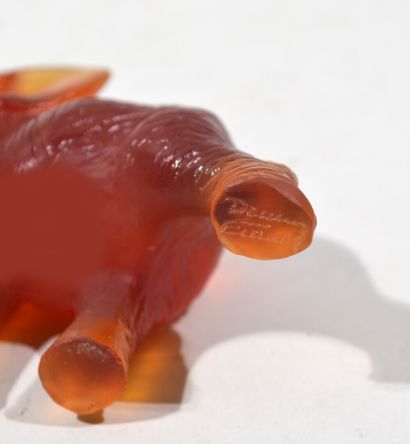 DAUM, France

Small elephant in amber glass...