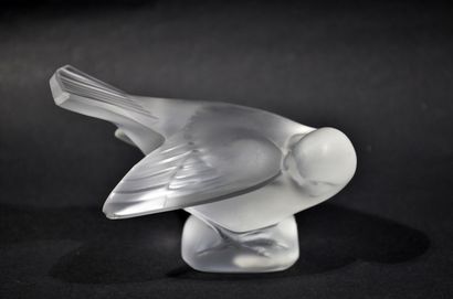 LALIQUE France

Sparrow in partially frosted...