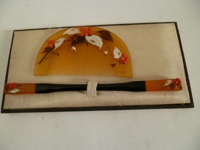 Hairdressing set composed of a KUSHI comb...