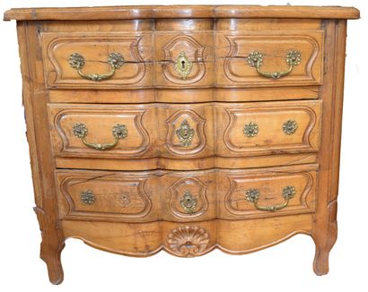 ARBALETE COMMODE opening to three drawers...