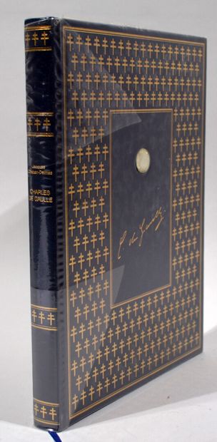 CHARLES DE GAULLE]

Lot of books including...