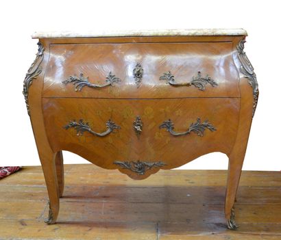 Small chest of drawers with two drawers inlaid...