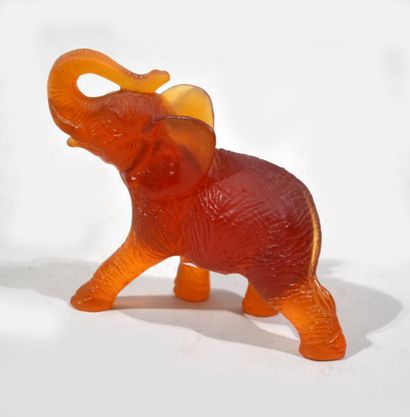 DAUM, France

Small elephant in amber glass...