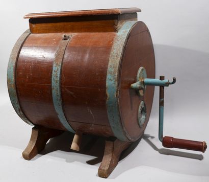 SIMON FRERES CHERBOURG. 

Wooden butter churn...