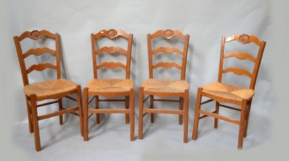 Middle table opening with a drawer in the...