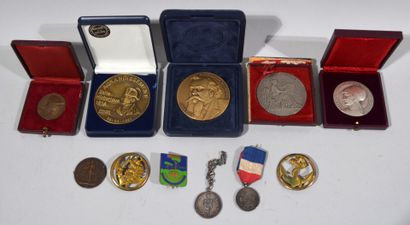 Important lot of medals mainly in bronze...