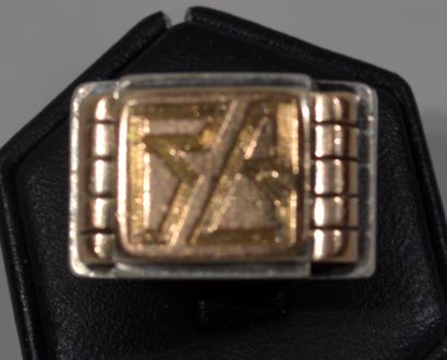 A silver signet ring 750/1000e monogrammed...