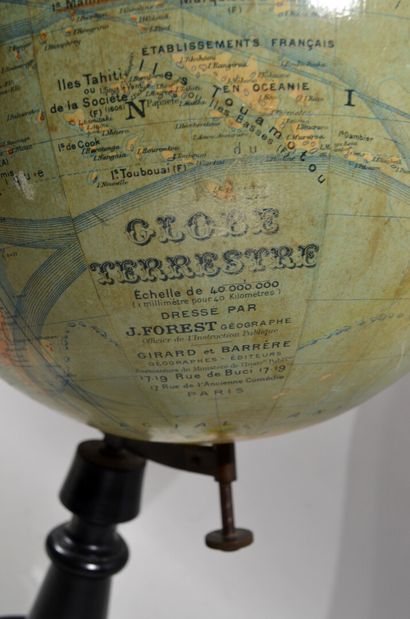 GLOBE TERRESTRE, Mappemonde on foot in black...