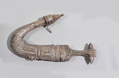 Dagger, jambiyya, Arabia, early 20th century

Curved...