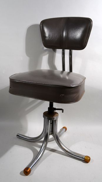 PIVOT CHAIR in grey leatherette on four legs...