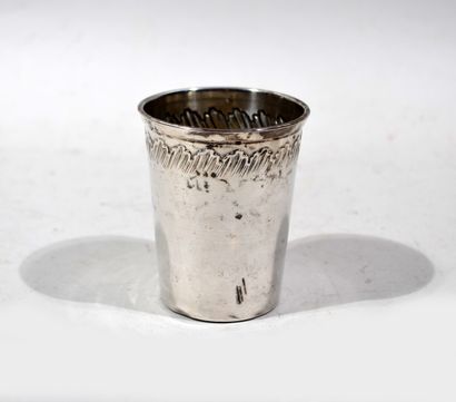 Solid silver TIMBALE with acanthus leaves...