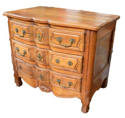 ARBALETE COMMODE opening to three drawers...