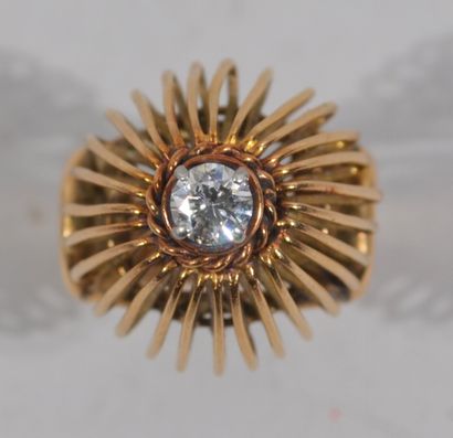 Pagoda ring in 18K gold (750e/1000) with...