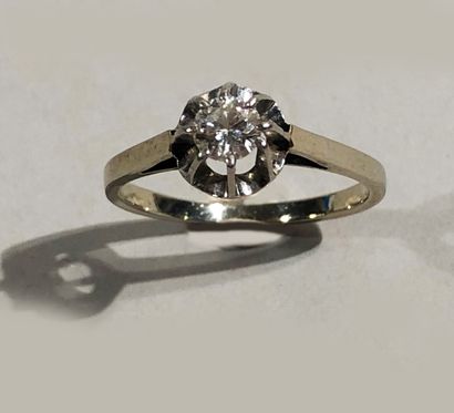 SOLITAIRE ring in platinum and 18 K (750/oo)...