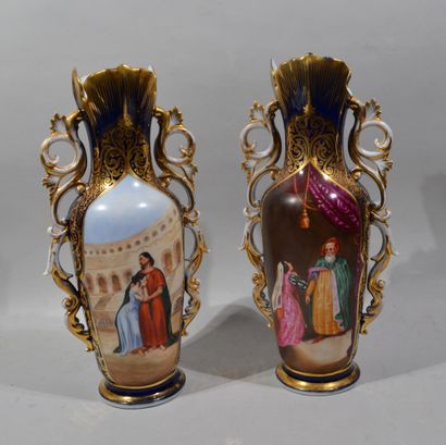 PAIR OF VASES in polychrome porcelain decorated...