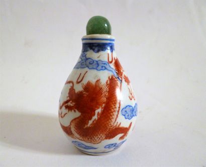 White porcelain snuff bottle decorated in...