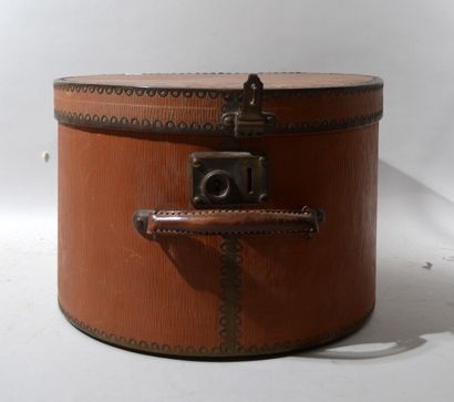 Havana coloured cob leather hat box containing...