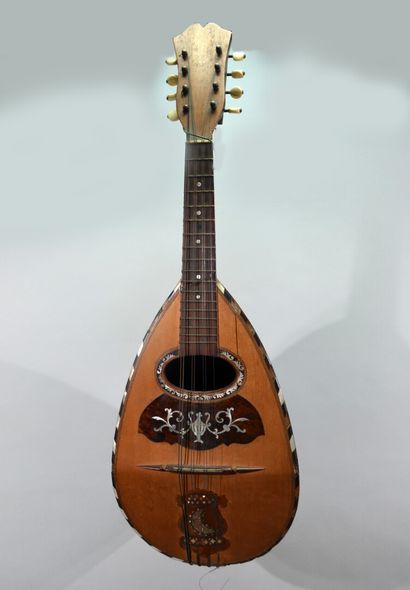 CINCIRINELLA in Naples

Neapolitan mandolin...