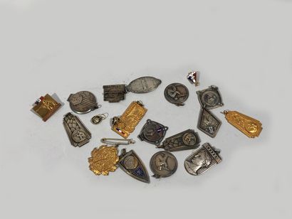 Meeting of 13 bronze medals of which : Société...