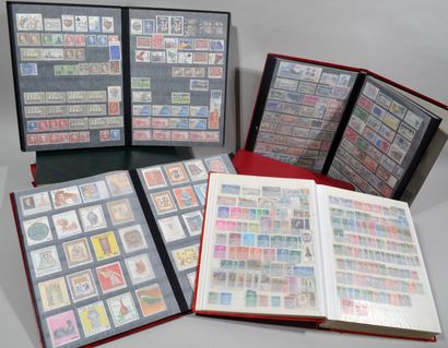 Lot de 8 albums de timbres principalement...