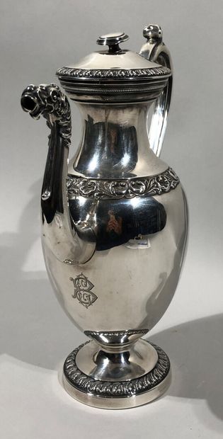 VERSEUSE en argent à décor ciselé de couronne...