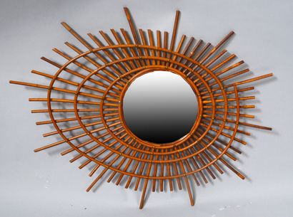 MIROIR en rotin.

Vers 1960-1970.

85 x 67...