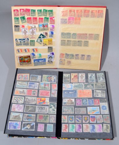 Deux petits albums de timbres francais et...