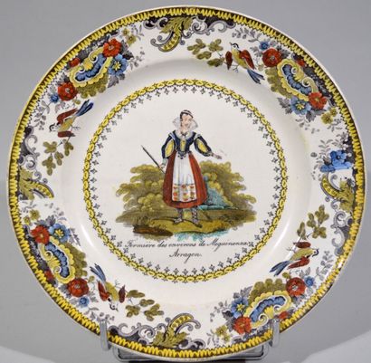 CREIL ET MONTEREAU

Ensemble d'assiettes...