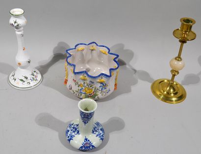 Ensemble de bibelots décoratifs en porcelaine...