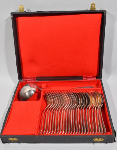 CHRISTOFLE

Ménagère en métal argenté à spatule...