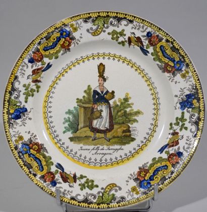 CREIL ET MONTEREAU

Ensemble d'assiettes...